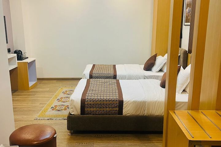 Room 13 of 25