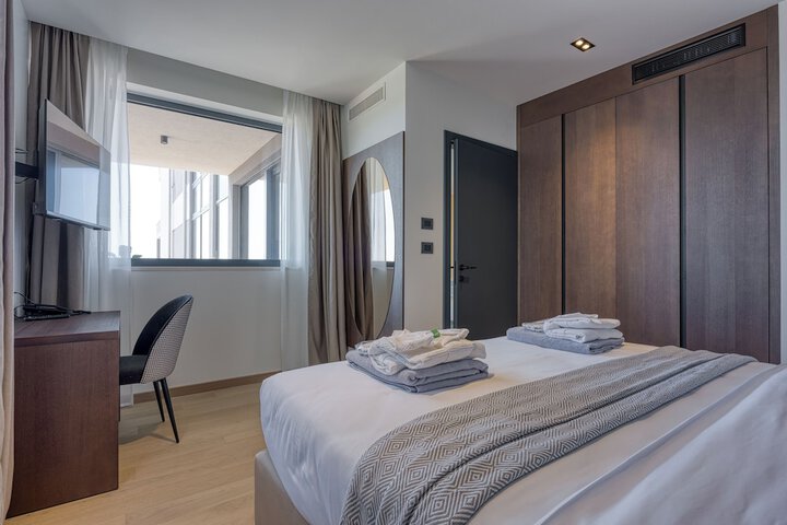 Room 18 of 84