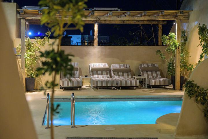 Pool 39 of 102