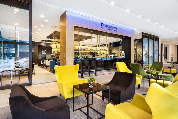 Entrance & Lobby