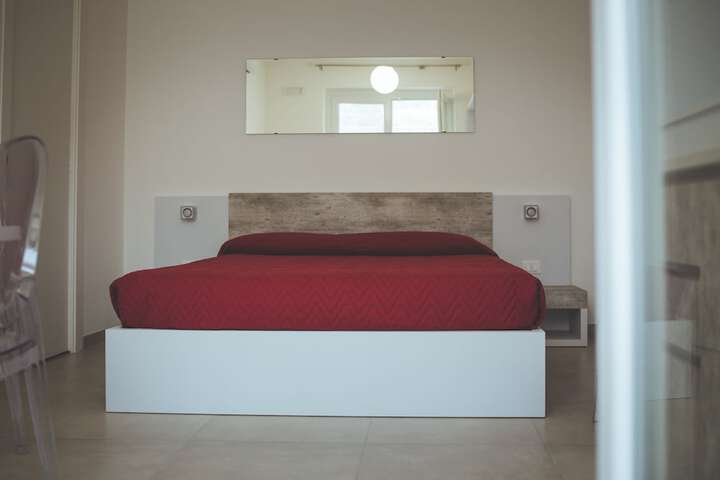 Room 2 of 34
