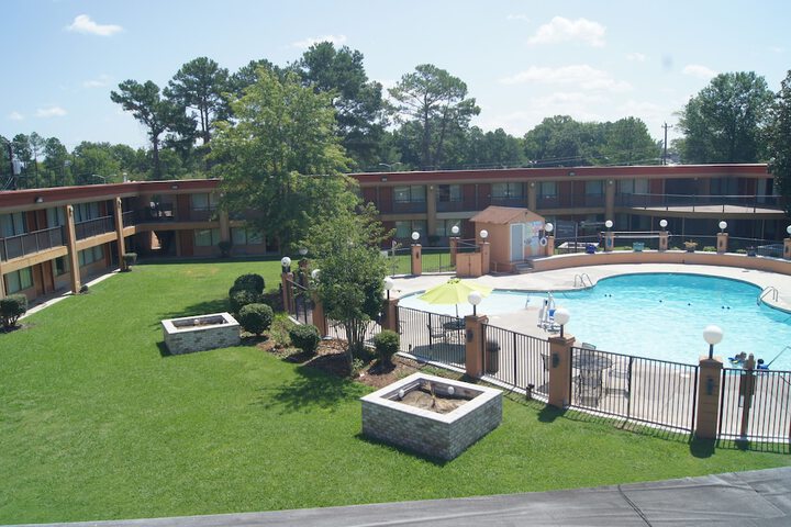 Sundeck 84 of 101