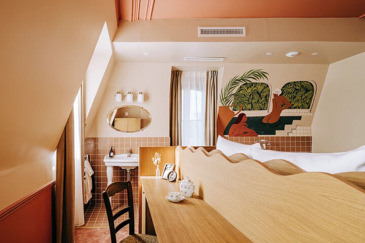 Room 7 of 17