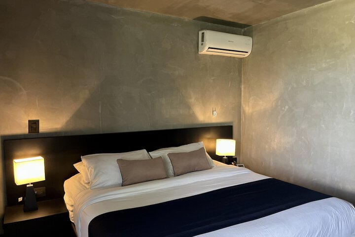 Room 9 of 20