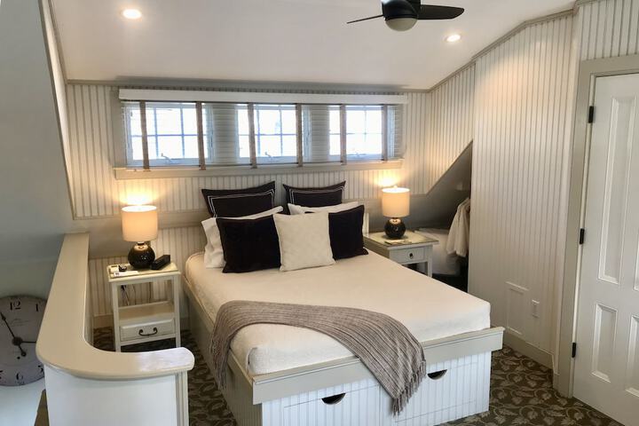 Room 11 of 125