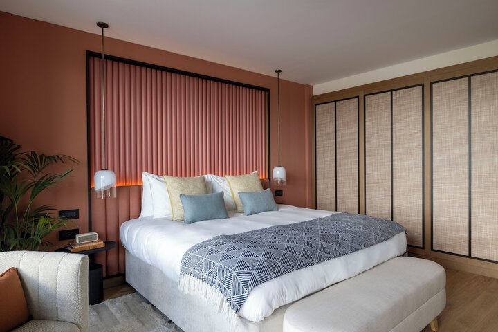 Room 17 of 38