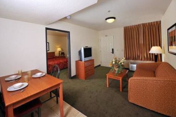 Room 8 of 26