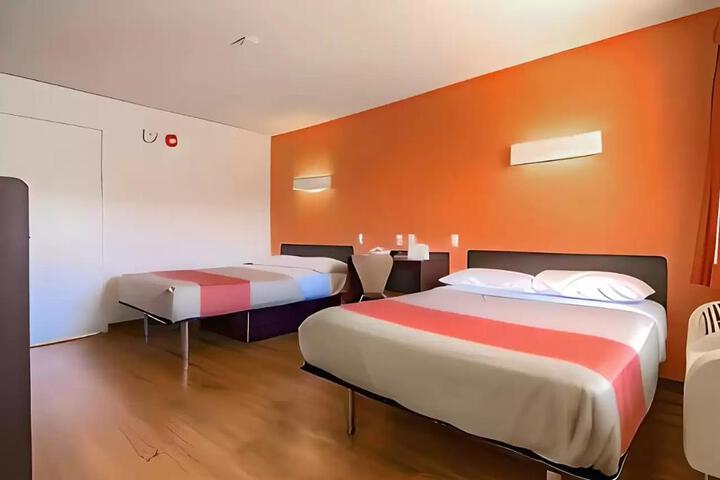 2 Double Beds (2 of 3)