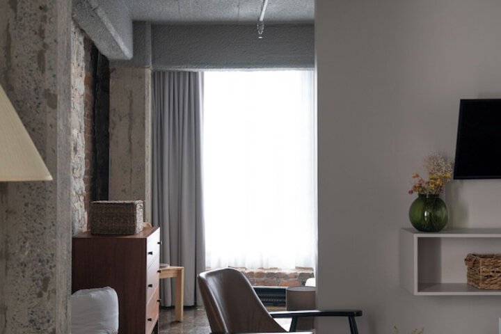 Room 108 of 151