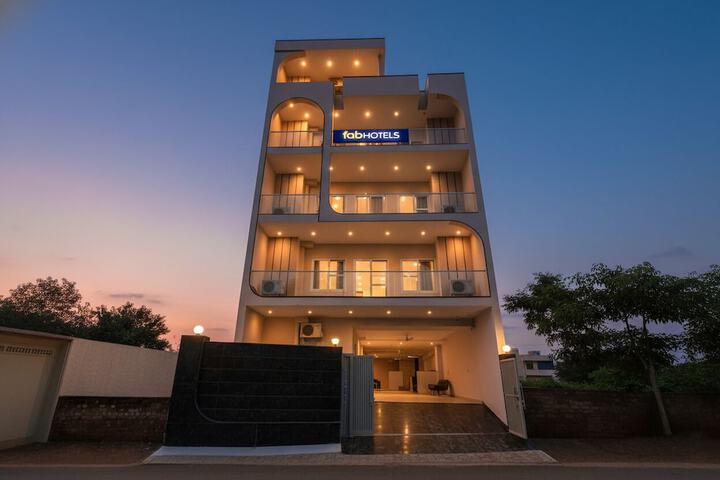 FabHotel AR Prime- Nr. Emaar Palm Heights Gurgaon