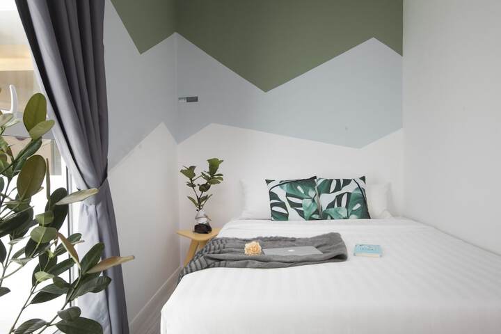 Room 7 of 27