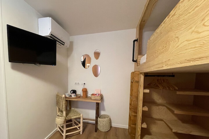 Room 15 of 59