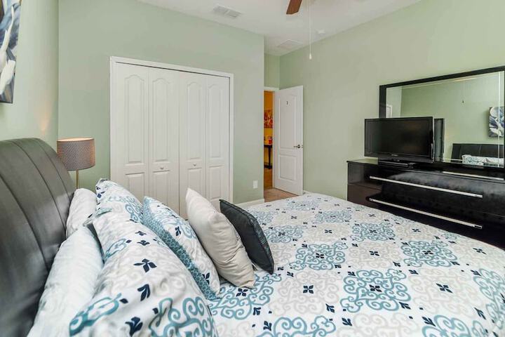 Room 13 of 24