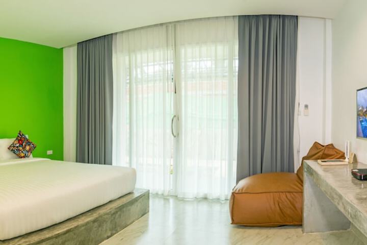 Room 15 of 161
