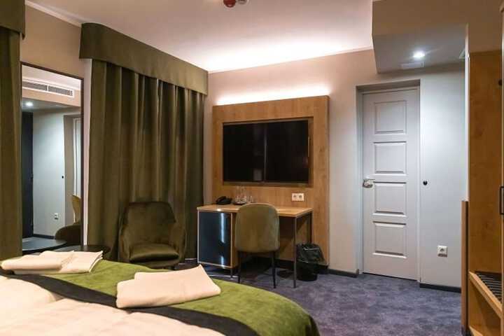 Room 43 of 92