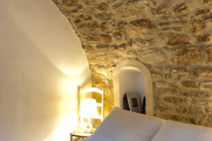 Room 9 of 15