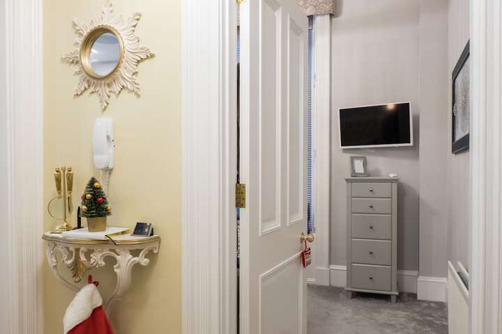 Room 10 of 60