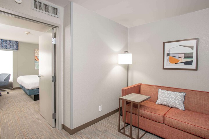 1 King 1 Bedroom Suite with Sofa Bed (6 of 10)