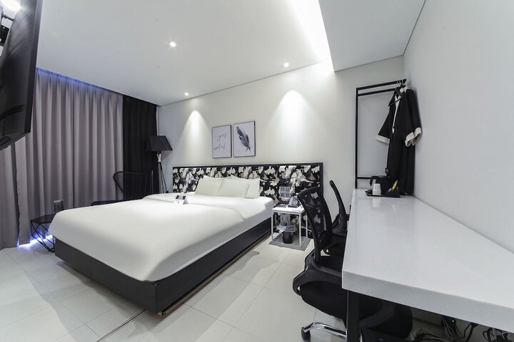 Room 49 of 117