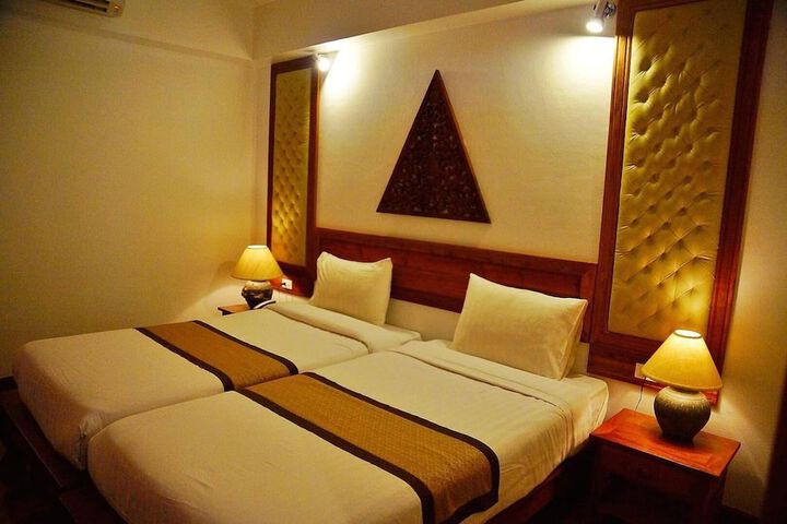 Room 9 of 48