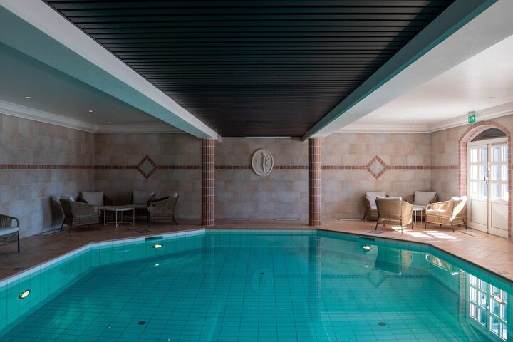 Pool 11 of 37