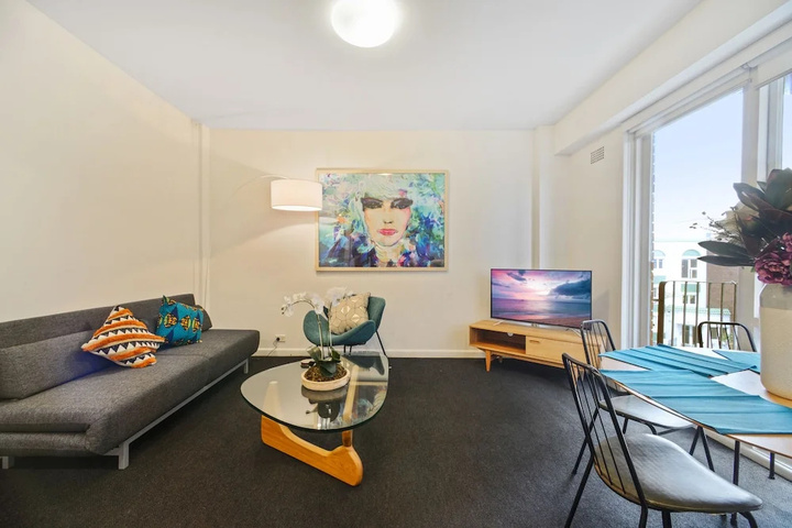Room 3 of 8