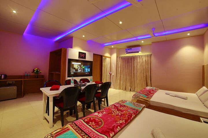 Room 6 of 26