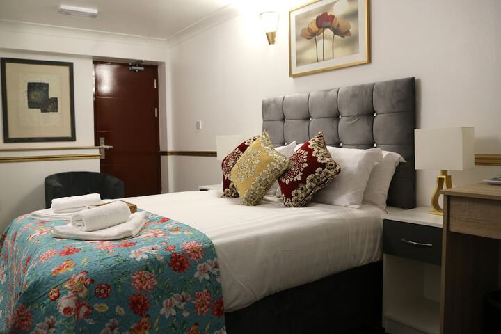 Room 6 of 69