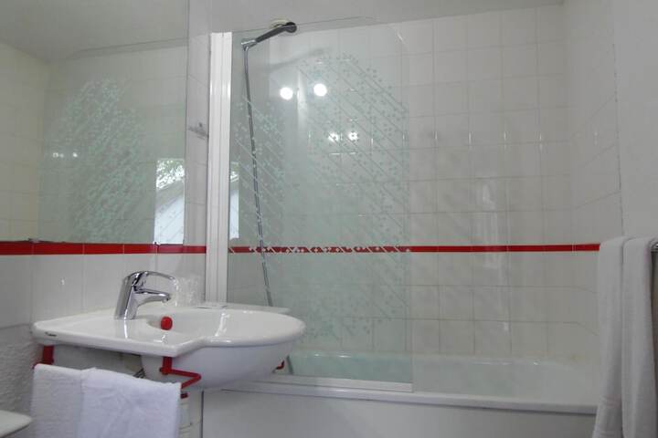 Room 15 of 25
