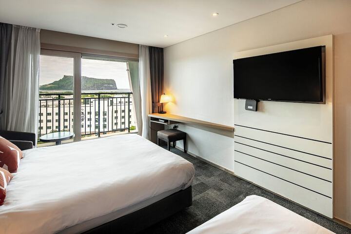 Room 47 of 122