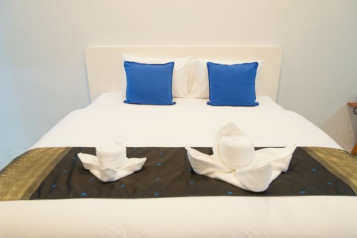 Room 10 of 43