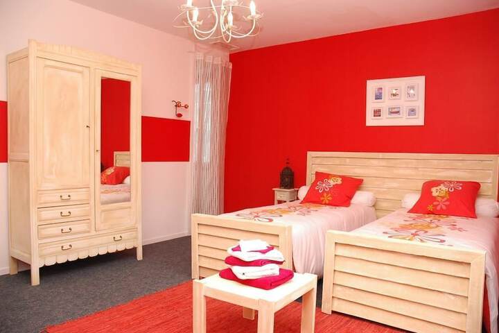 Room 3 of 34