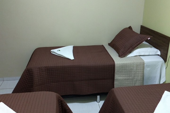 Room 9 of 37