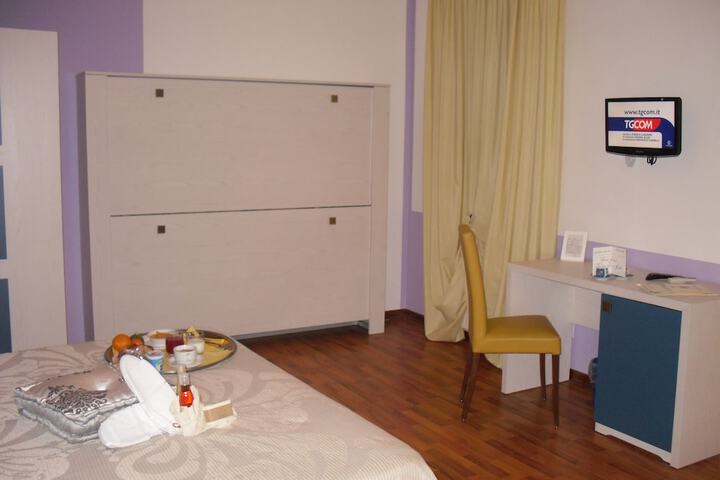 Room 8 of 81