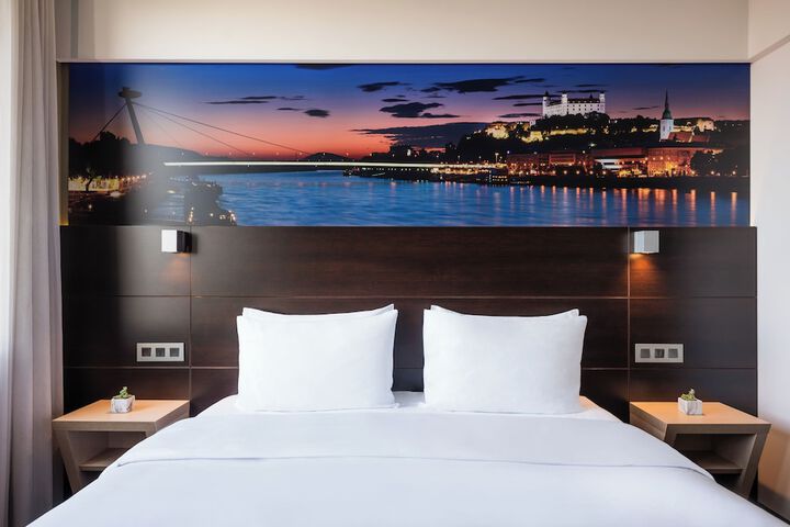 Room 19 of 67