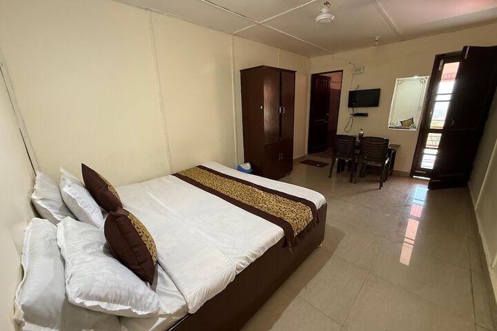 Room 16 of 33