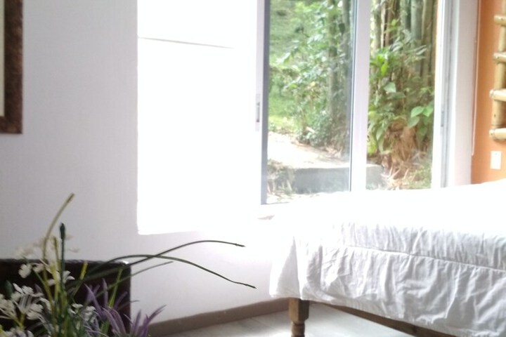 Room 28 of 105