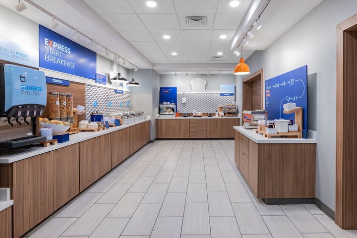 Breakfast/Coffee Service 43 of 56