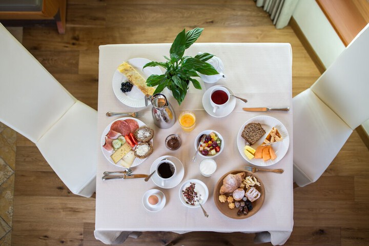 Breakfast/Coffee Service 158 of 173