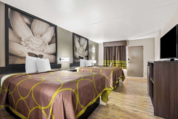 Room 16 of 47