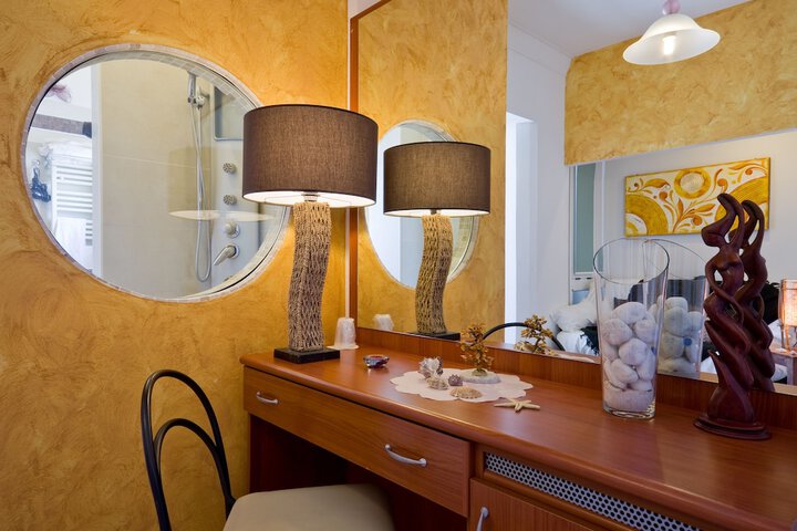 Room 21 of 123