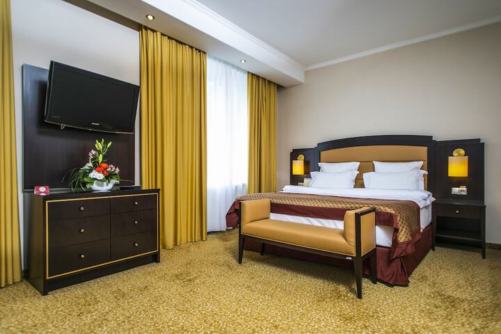 Room 46 of 84