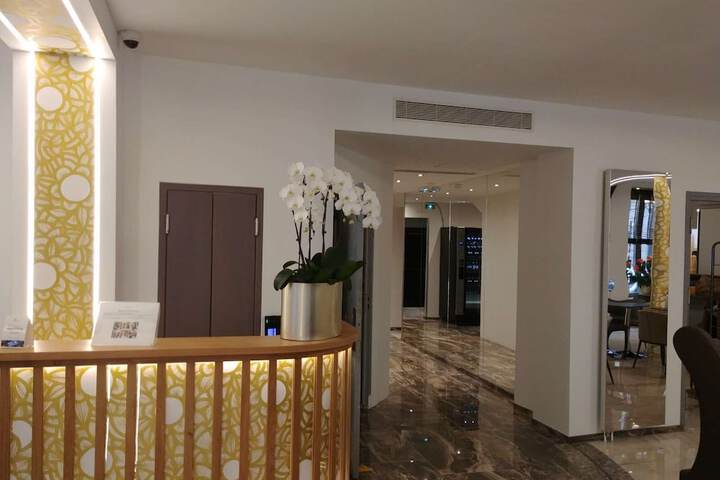 Hotel Lobby