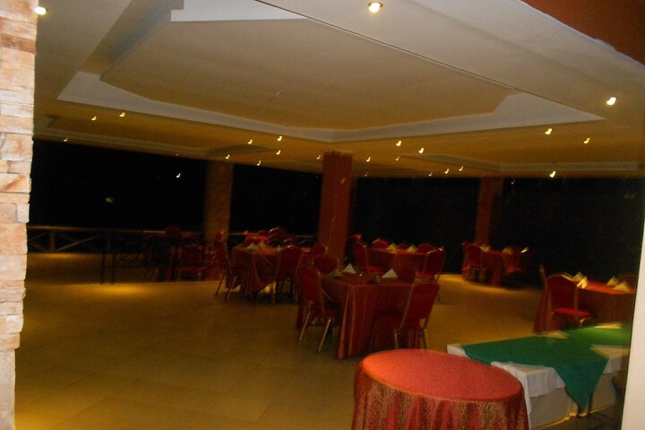 Dining 5 of 10