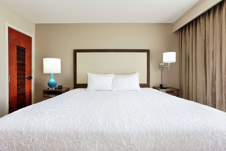 1 King Bed (8 of 22)