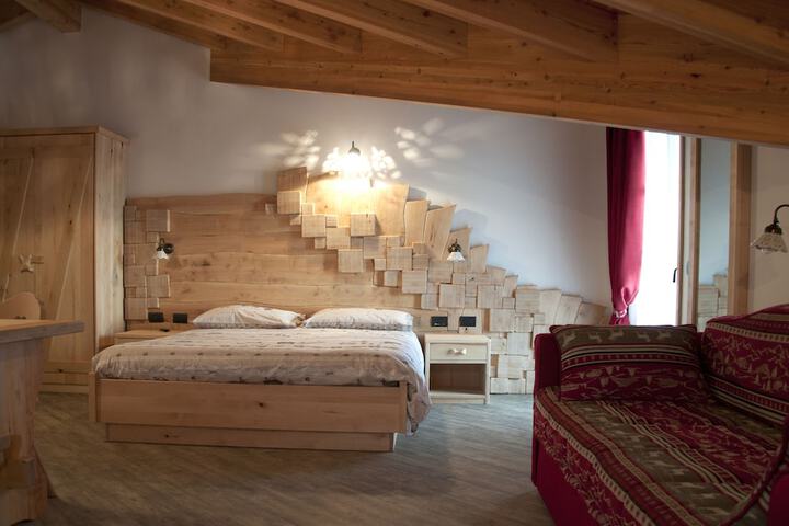 Room 9 of 23