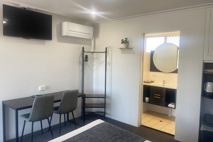 Room 12 of 32