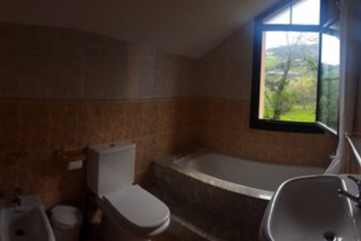 Room 7 of 37