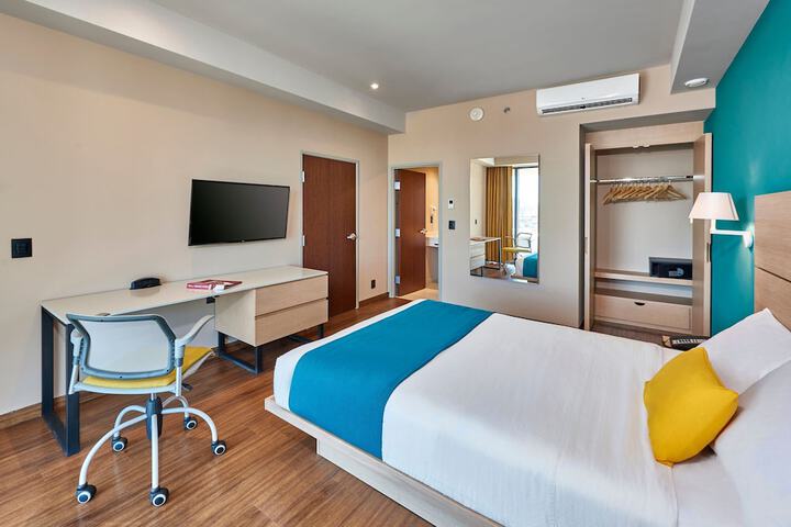 Room 10 of 104