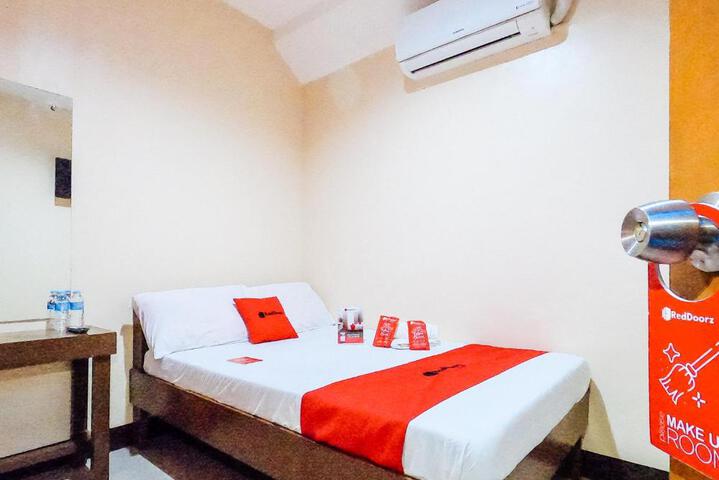 RedDoorz at Pamaong Street